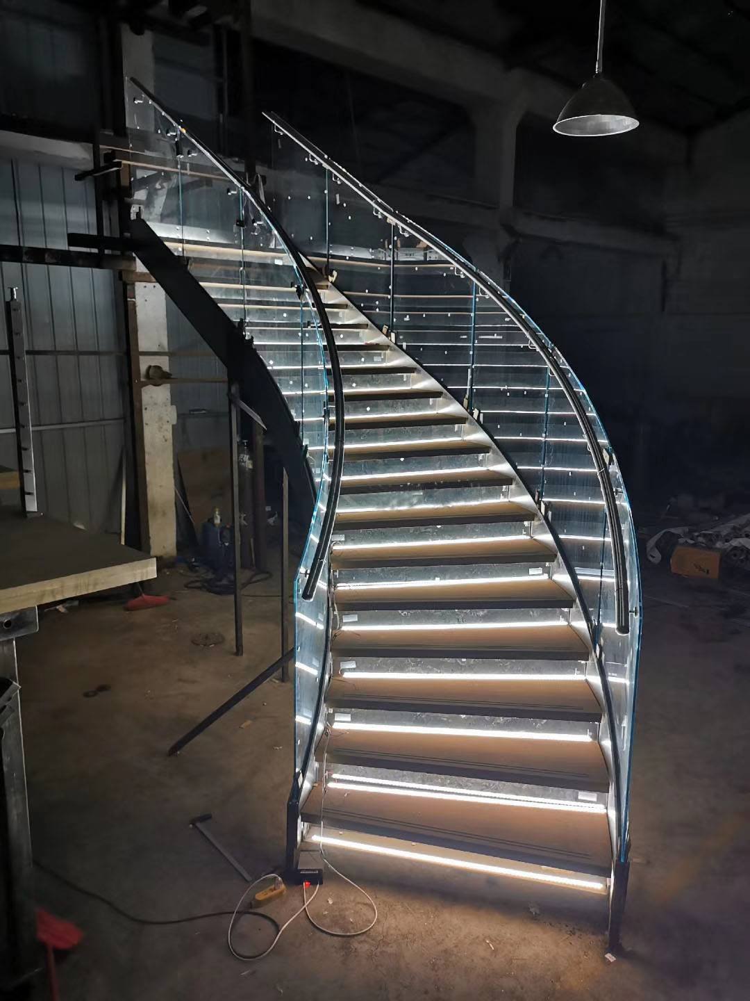 commercial building tnterior solid wood steel spiral staircase